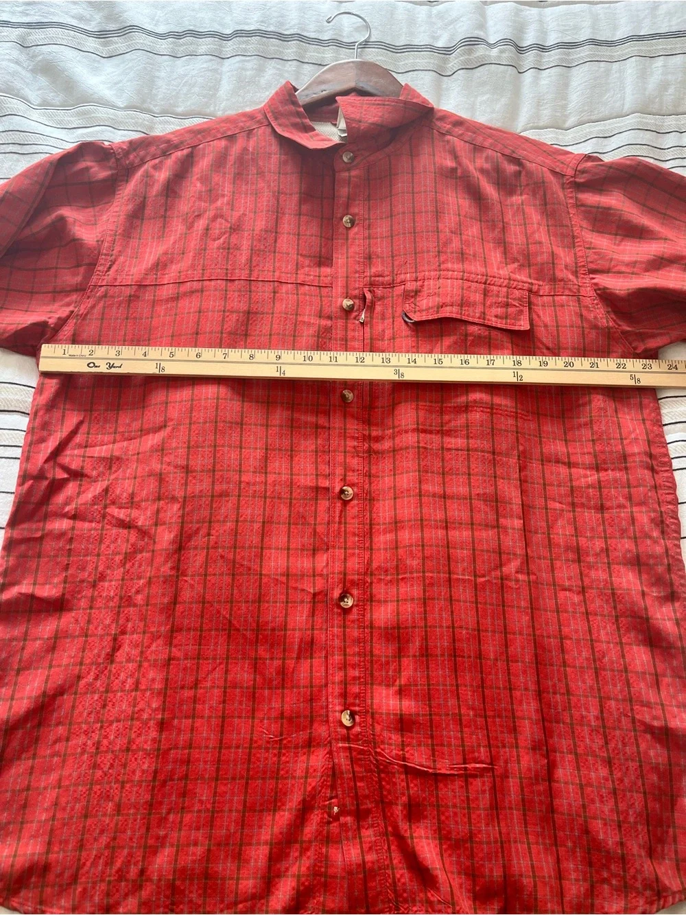 The North Face Men's Lg Red Plaid Short-Sleeve Button-Up Shirt Modal/Poly Blend